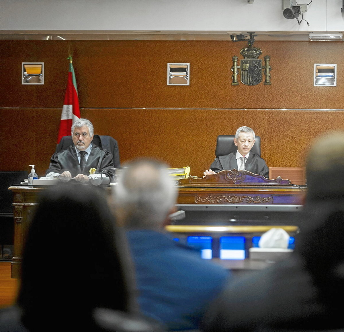 Ustelkeria, iruzurra eta krimen antolatua, garesti ekonomiarentzat | Economy | Naiz