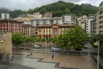 La plaza Unzaga de Eibar, donde se ubica el ayuntamiento.