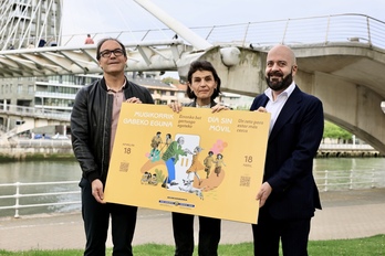 Gorka Oraa (Haur, Nerabe eta Familien zuzendaria), Nerea Melgosa (Ongizate, Gazteria eta Erronka Demografikoaren sailburua) eta Xabier Legarreta (Gazteriako eta Erronka Demografikoko sailburuordea), mugikorrik gabeko egunaren aurkezpenean, Bilbon.