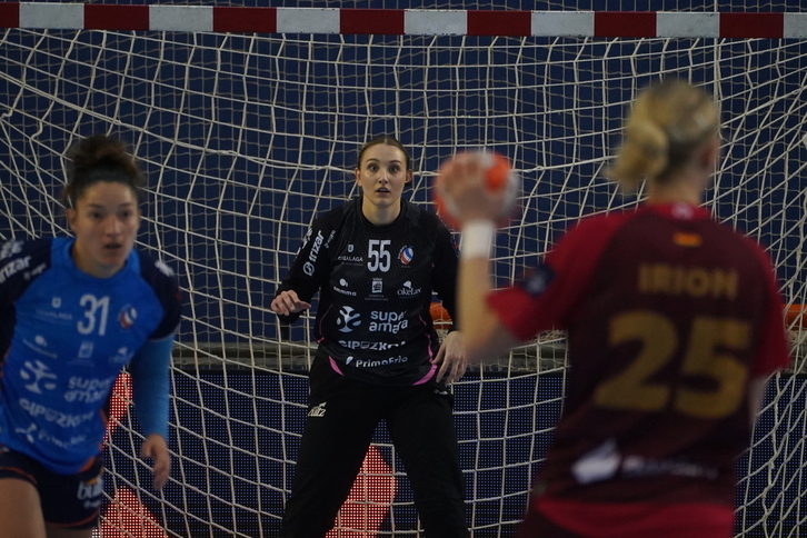 Lucia Prades, Super Amara Bera Bearen atepean.