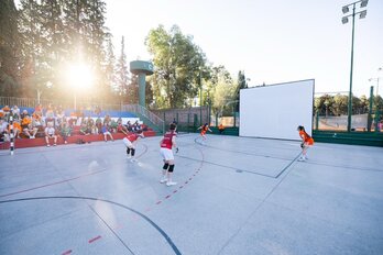 La selección femenina vasca ha tenido que ganar a la valenciana antes de plantarse en la final y lograr el oro.