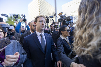 El director ejecutivo de Meta, Mark Zuckerberg, llega al Tribunal Superior de Los Ángeles, en el Palacio de Justicia de los EEUU, el 18 de febrero de 2026 en Los Ángeles, California.