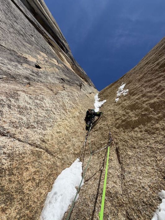 Jackson Marvell, lehen eskalada egunean, luze gogor batean.