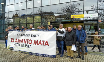 Imagen de archivo de una concentración de Asviamie en Donostia.