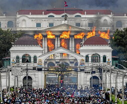 World Press Photok saritu dituen 42 argazki proiektuetako lau. Gazako genozidioa, gazteen jaikialdia Nepalen, Galiziako suteak eta AEBko atxilotzeak.