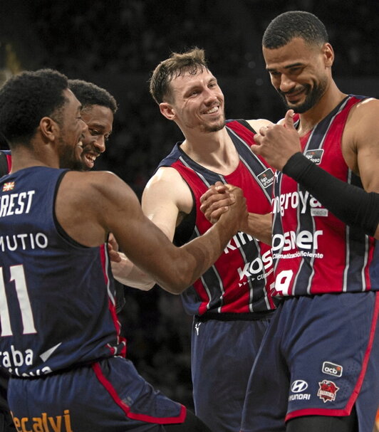 Los locales celebran su remontada.