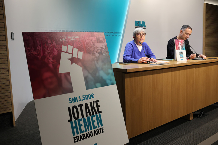 Amaia Muñoa eta Mitxel Lakuntza, ELAko egoitzan eskaini duten prentsaurrekoan.