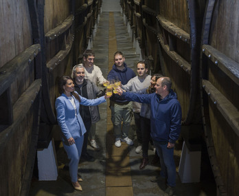 Xabier Urdangarin, Azahara Dominguez, Ion Zapiain, Ioritz Otaño, Igor Huegun, Leire Alkorta eta Haritz Rodríguez, aurkezpenean.