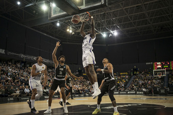 Surne Bilbao contra el PAOK, en la segunda fase de esta FIBA Europe Cup.