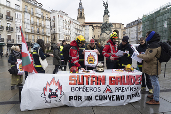 Mercedeseko suhiltzaileak iragan urtarrilaren 30ean Gasteizen egin zuten mobilizazioan.