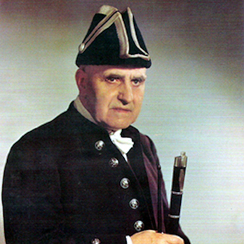 Isidro Ansorena txistulari hernaniarra, irudian.