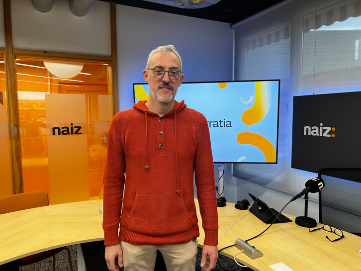 Thierry Biskari NAIZ Irratiko estudio nagusian