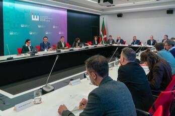 Elkarrizketa Sozialerako Mahaiaren astearteko bilera, asteartean.