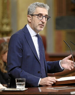 El ministro español de Hacienda, Arcadi España, durante la sesión de ayer.