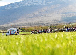 Aurtengo Korrikaren irudi ederra, Irurtzun aldetik igarotzen.