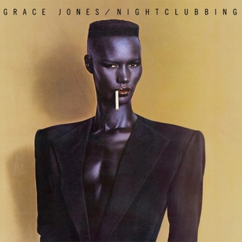 Grace Jones abeslaria