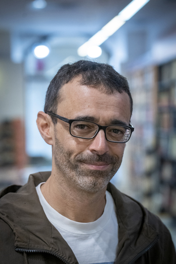 Ibon martin idazle donostiarra.