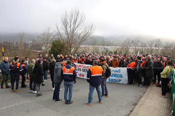 Protesta anterior de los trabajadores de Tubos ante la factoría de Amurrio.