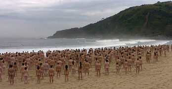 Irudiok munduko hedabideetako azalak bete zituzten.