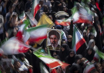   Marcha en Teherán en apoyo a las mujeres combatientes iraníes. 