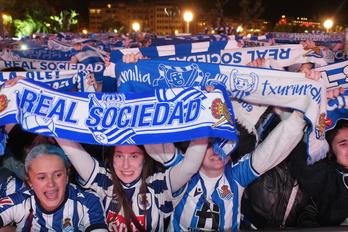 Euforia en Alderdi Eder a medianoche. El lunes es ahí también la cita.