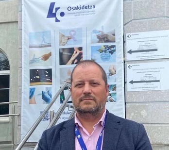 Juan José Quiñones Carriazo, en un acto público de Osakidetza.