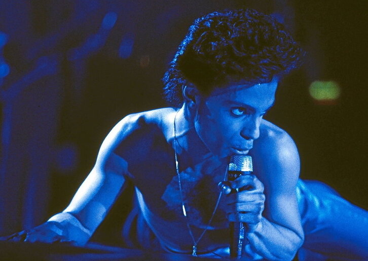 Prince, en un concierto en el estadio de Wembley en 1986. (Michael Putland | Getty Images)