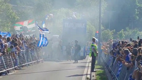 Comienza el recorrido del autobús de los campeones