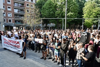 Concentración en San Francisco contra la última campaña racista.