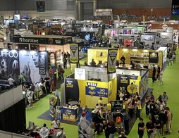 Milaka bisitari bildu zituen Spannabis azokak BECen.