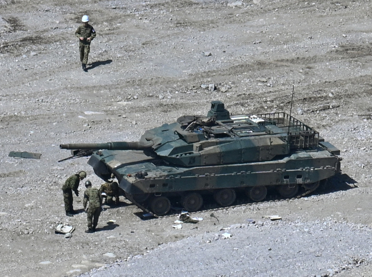 La noticia ha coincidido con este accidente en unas maniobras, en el que han fallecido tres soldados japoneses.