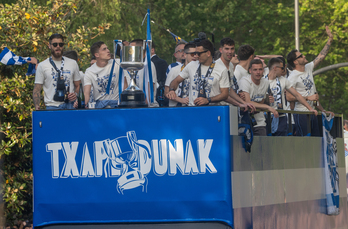 El choque contra el Getafe llega 48 después de celebrar el título por las calles de Donostia.