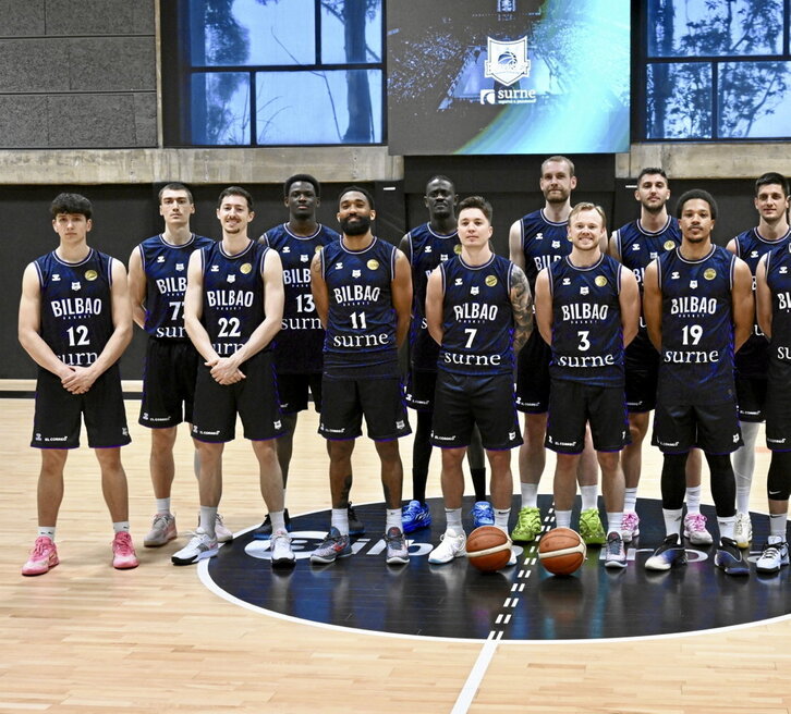 Darrun Hilliard posa en el «Media Day» del lunes, pero es duda.