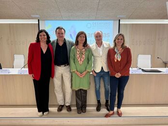 Participantes en el desayuno informativo de la Plataforma Control Z.