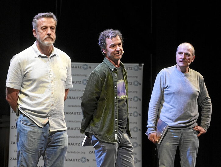 Xabier Agote, Ibon Gaztañazpi eta Xabier Alberdi, Zarautzen egindako ekitaldian.