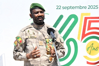El presidente de Mali, Assimi Goita, pronuncia un discurso en la conmemoración del 65 aniversario de la independencia del país el pasado 22 de septiembre.