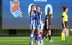 Lavogez y Moraza celebran el gol de la francesa.