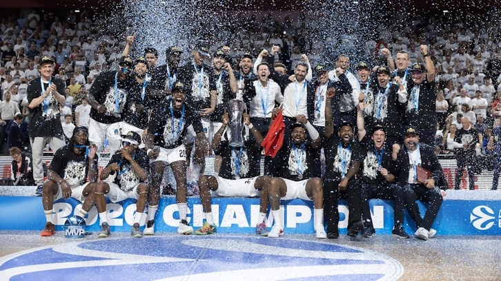 La plantilla del Bourg-en-Bresse, sorprendente vencedor de le Eurocup.