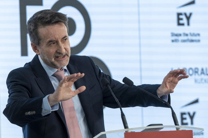 El consejero delegado de Repsol, Josu Jon Imaz, en una conferencia.