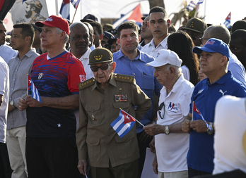 El expresidente de Cuba Raúl Castro, de 94 años, ha reaparecido en la movilización de La Habana junto al presidente Miguel Díaz Canel.