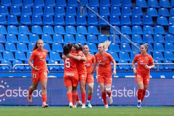Paula Fernández celebra el gol del empate entre Real y Deportivo en Liga F.