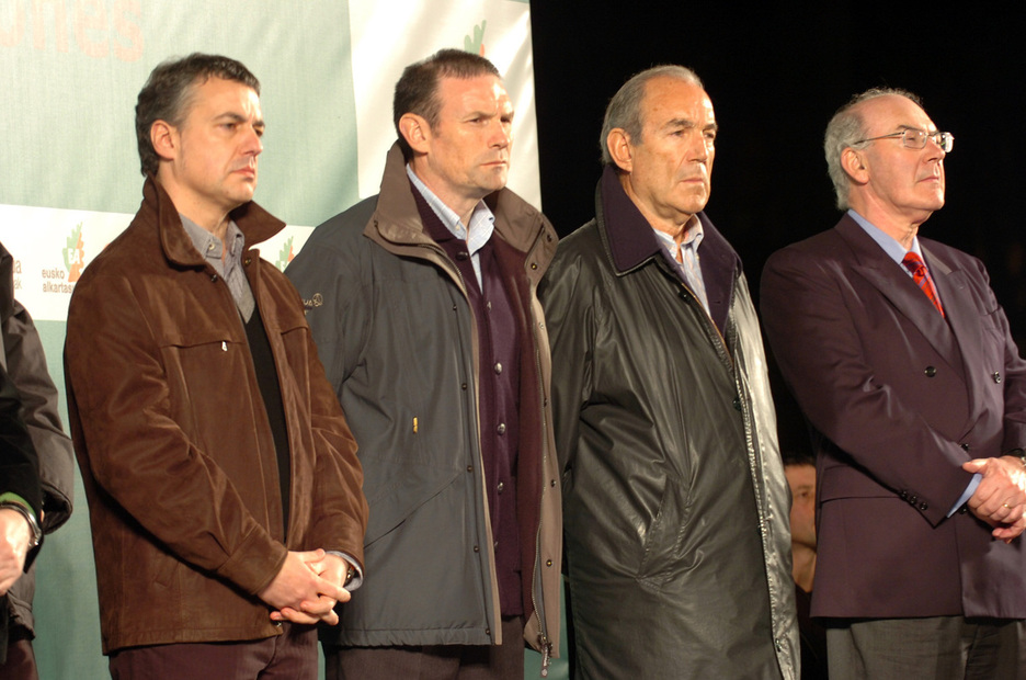 Juan Mari Atutxa, Gorka Knorr eta Kontxi Bilbaori Espainiako Auzitegi Gorenak ezarritako zigorra salatzeko mobilizazioa, 2008an.  