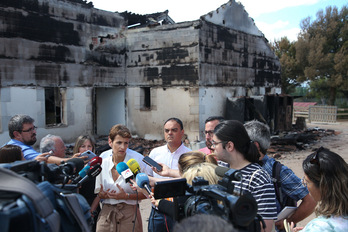 La presidenta Chivite, en Sendaviva tras el incendio que motivó las obras ahora investigadas.
