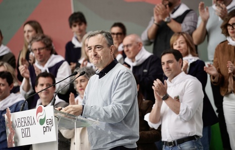 El PNV se ve acuciado desde ahora a «enseñar que sigue en pie»