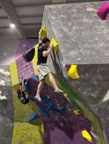 Eneko Carreterok (irudian aurrena) garaipena lortu du Boulderreko Euskal Herriko Txapelketan.