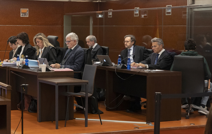 Imagen de la sesión del martes del juicio por la muerte de Maialen Mazón.
