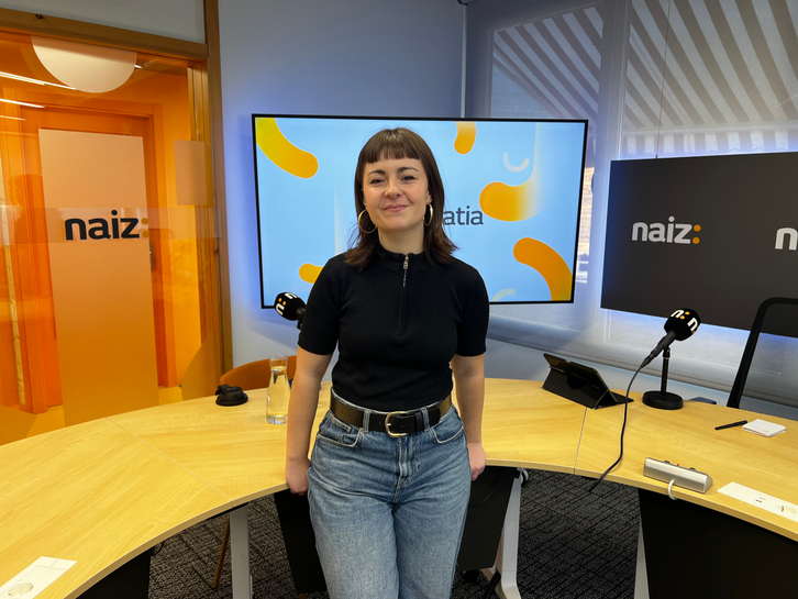 Olaia Inziarte NAIZ Irratiko estudio nagusian
