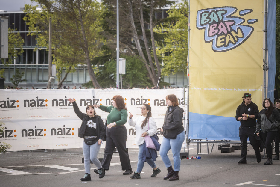 Bat-batean jaialdiaren lehenengo edizioa hartu du Gasteizek asteburu honetan. Bat-batean jaialdiaren lehenengo edizioa hartu du Gasteizek asteburu honetan.