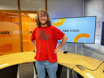 Andoni Ollokiegi NAIZ Irratiko estudio nagusian