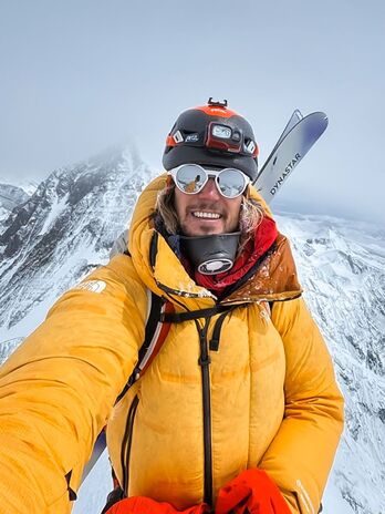 Bartek Ziemski poloniarrak Lhotse eta Everest eskiatu ditu.